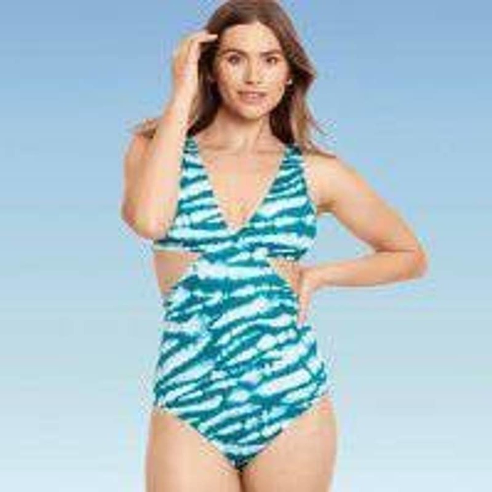 NWT Beach Betty Slimming Control Cut 1pc Swimsuit